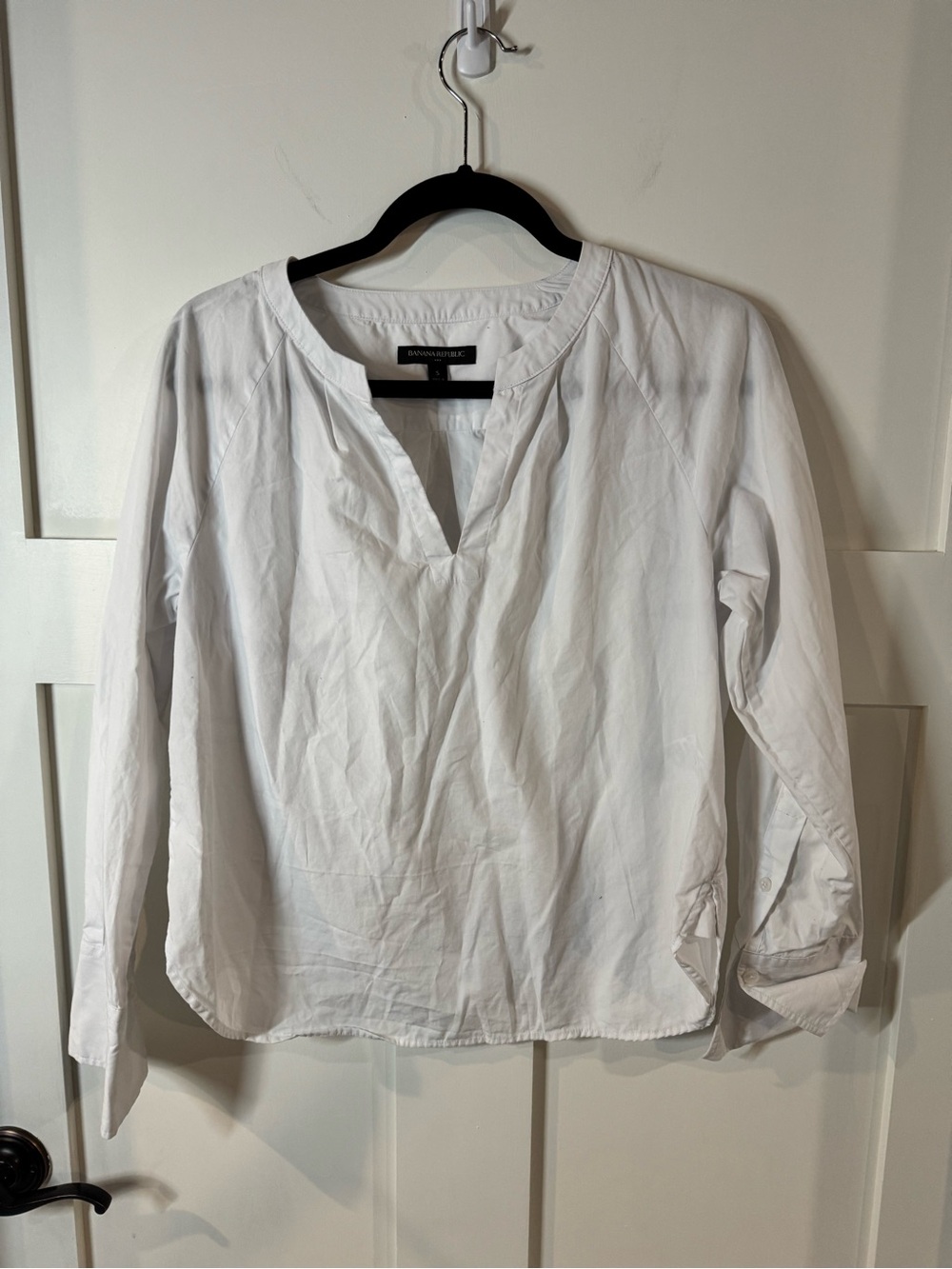 Banana Republic y2k White Long-Sleeve V-Neck Popover Top